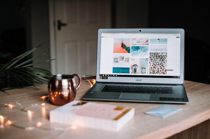 Photo Laptop workspace