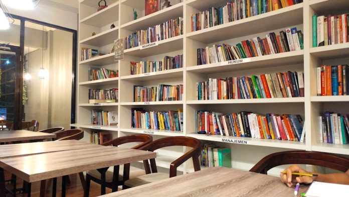 Photo Bookshelf full